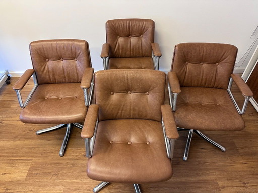 4er-Set Osvaldo Borsani P126 Stühle – Original Cognac Leder – Tecno