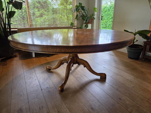 Beautiful vintage table with a diameter of 180 cm (unique!)