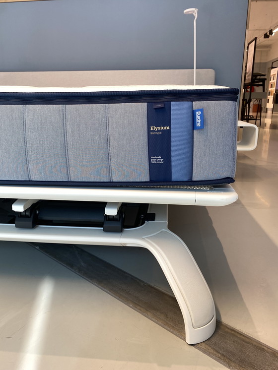 Image 1 of Letto matrimoniale Auping Royal, modello 180x210 cm