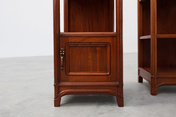 Image 1 of Pareja de mesillas de noche Art Nouveau con tapa de mármol de Paul Alexandre Dumas, Francia ca. 1910