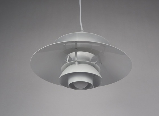 Louis Poulsen PH5 Hue of White – Suspensions, Aluminium, Brass (photo 6 of 8)