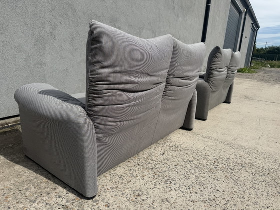Cassina Maralunga 2x 2zit Originele Ribble Stof Bicolore Lichtgrijs, Zeer Goede Staat! – 2 zitsbanken (photo 8 of 14)