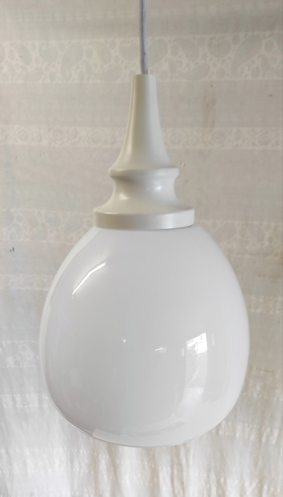 Image 1 of Suspension style scandinave globe opaline - années 60/70