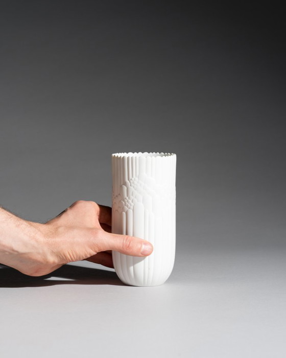 Image 1 of Rosenthal Anemone Porzellan-Trio kleiner Vasen mit Deckelbox von Rosemonde Nairac