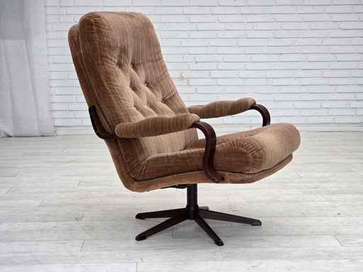 Anni '70, poltrona girevole danese, mobili in velluto a coste, legno di faggio scuro.