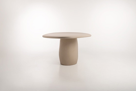 Image 1 of Table à manger contemporaine en plâtre « Pièce Unique »