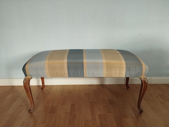 Image 1 of Banquette des années 1950 recouverte de tissu avec des détails