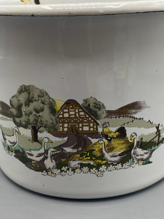 Cafetière en émail – Décoration champêtre avec oies et maisons à colombages – Objets déco, 1980 (photo 5 of 10)