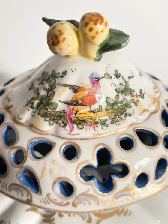 Vase brûleur à parfum en porcelaine française peinte à la main, années 1920 – Objets déco (photo 15 of 19)