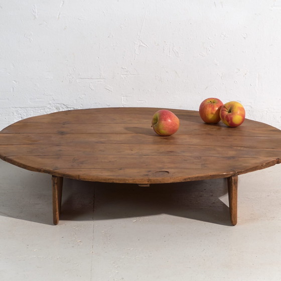 Mesa baja redonda antigua de madera de pino – Europa Central, circa 1940 – Mesas de centro, Rustic (photo 4 of 40)