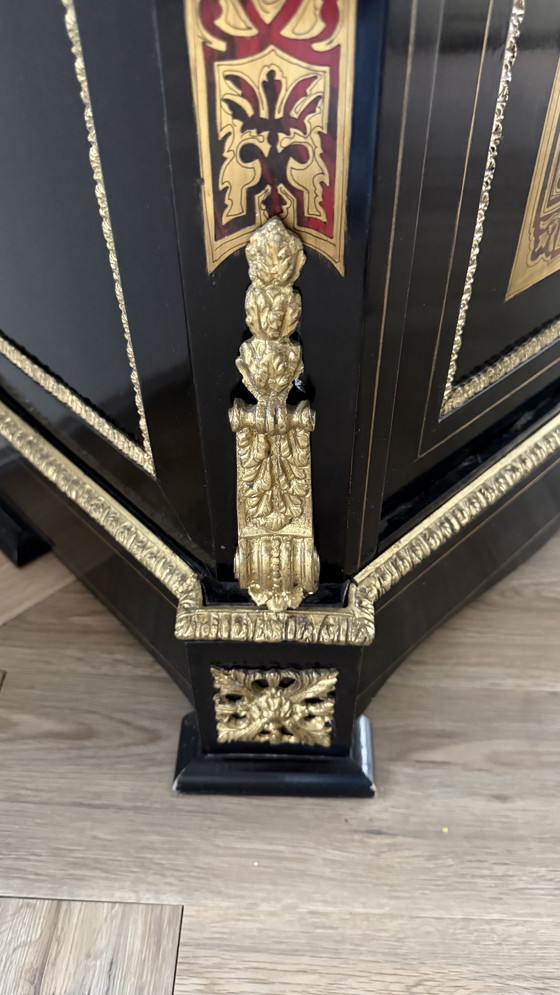 Image 1 of Boule stijl kastje en bureau