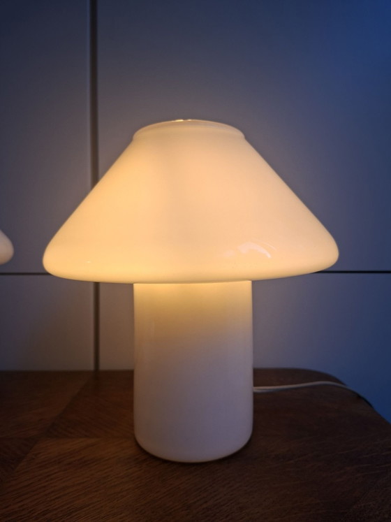 2x Lampada Fungo, bianca, anni '80 - Vetro Bianco – Lampade da tavolo (photo 9 of 11)