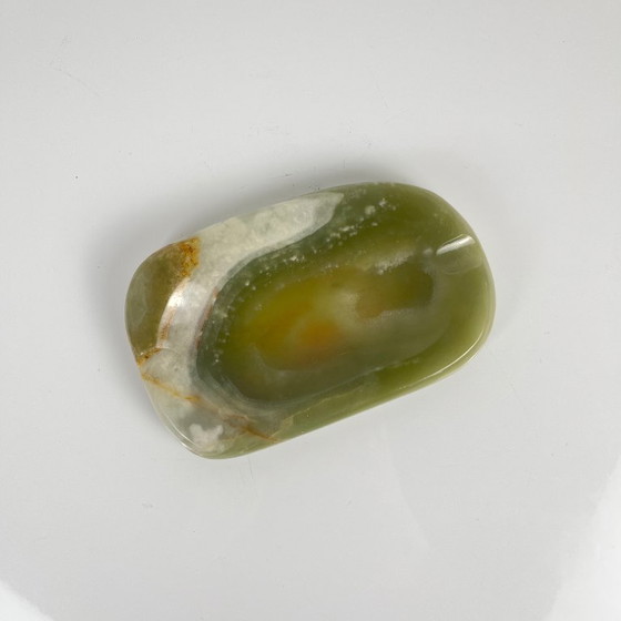 Image 1 of Vintage asbak/sieradenschaaltje uit de jaren 70 van groene onyx – natuursteen