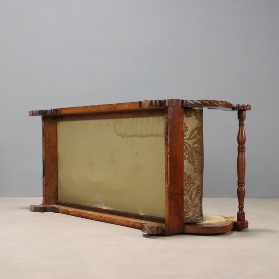 Image 1 of Diván de nogal