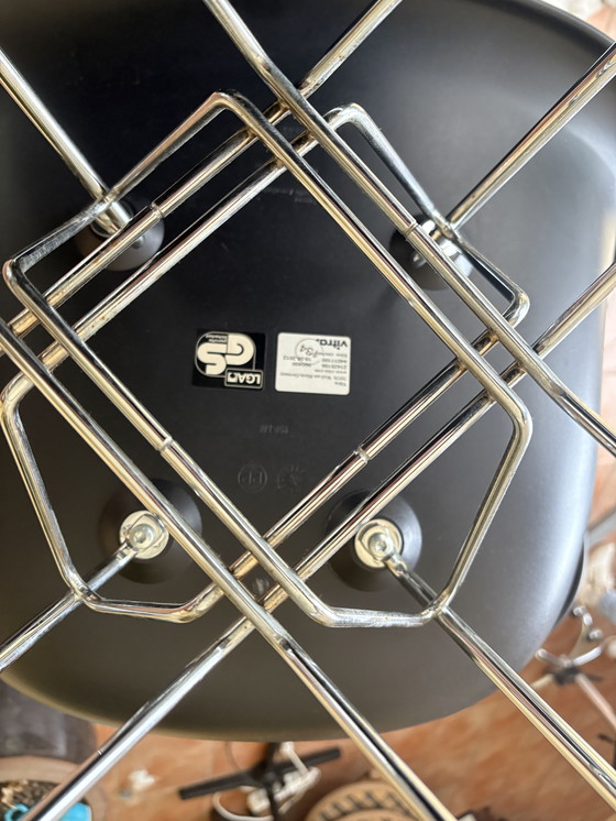 Image 1 of 5x Vitra Dar chairs