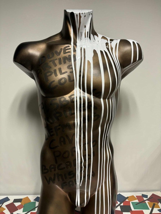 Image 1 of Chico bebedor