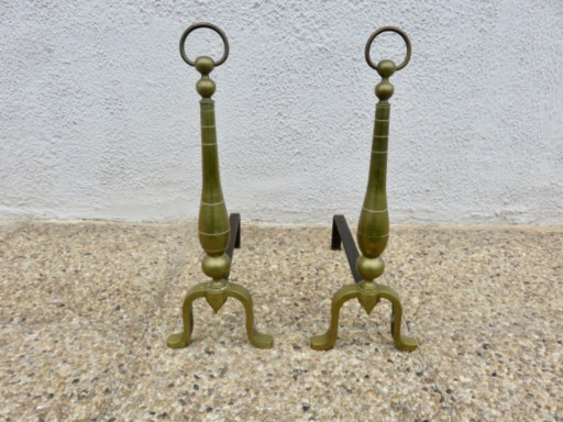 Par de morillos, estilo neoclásico, de bronce macizo, Francia, años 20-30.