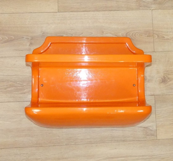 Image 1 of 1 di 2 Scaffale da parete in plastica arancione anni '70, spazio di archiviazione, anni '70, anni '60, metà secolo, vintage
