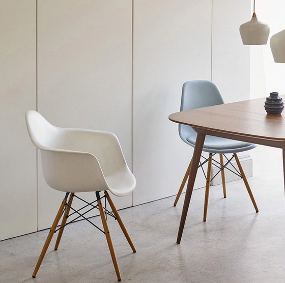 Image 1 of 3 x Silla Vitra Eames DAW