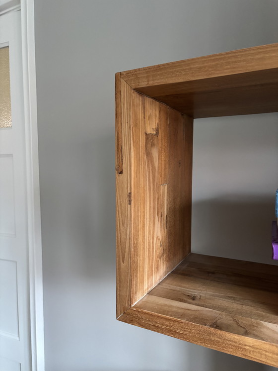 Image 1 of Gabinete de madera maciza