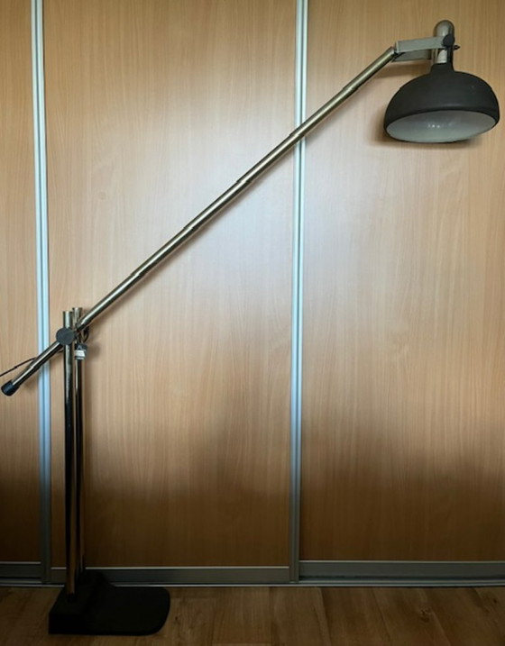 Image 1 of Floor lamp with pendulum Industrial Mid-Century 1960. Dubble barrel base, adjustable bar & reflector