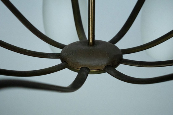 Image 1 of Rare lustre Arredoluce Monza à 9 lumières en laiton et verre opalin, Italie, années 1950