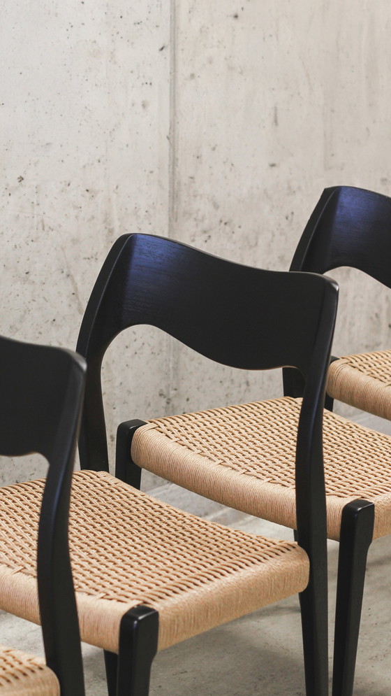Image 1 of 6 sedie da pranzo modello 71 di Niels Otto Moller, tinte di nero con seduta in corda di carta