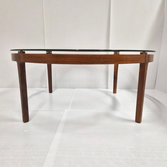 Image 1 of BELANGRIJKE VINTAGE SCANDINAVISCHE SALONTAFEL JAREN 60, TEAK & PALISSANDERHOUT, DIAMETER 110 CM