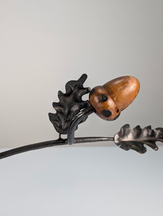 Image 1 of Porte-manteau en forme de gland, en fer forgé et bois, signé à la main, années 1960