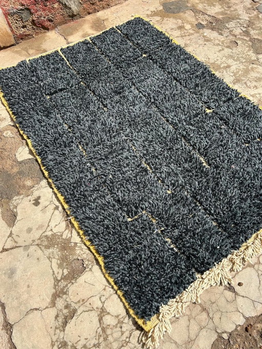 Marokkanischer Wollteppich 250 cm x 150 cm