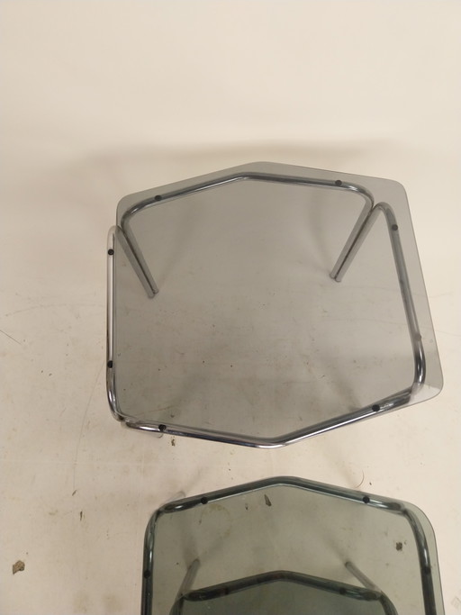 1 x 1970s Chrome and Smoked Glass Mimiset Nesting Tables in Unique Shape – bijzettafels, Metal, Vintage (photo 2 of 6)