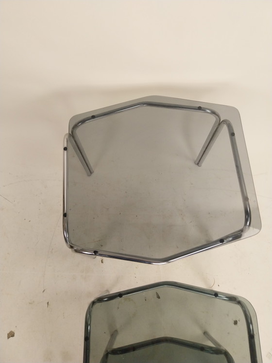 1 x 1970s Chrome and Smoked Glass Mimiset Nesting Tables in Unique Shape – Side tables, Metal, Vintage (photo 2 of 6)