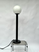 Zwarte Woja Holland Space Age vloerlamp met opalen bol – vintage uit de jaren 70/80