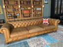 Magnifique canapé Chesterfield anglais XXL couleur cognac