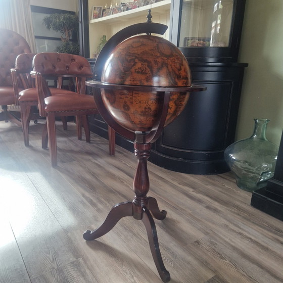 Image 1 of Vintage chesterfield director chair, 2 deskchais en barglobe