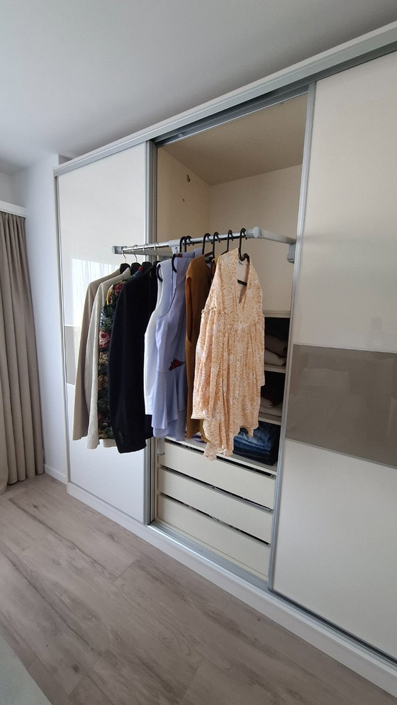 Image 1 of Kledingkast - Aankleden