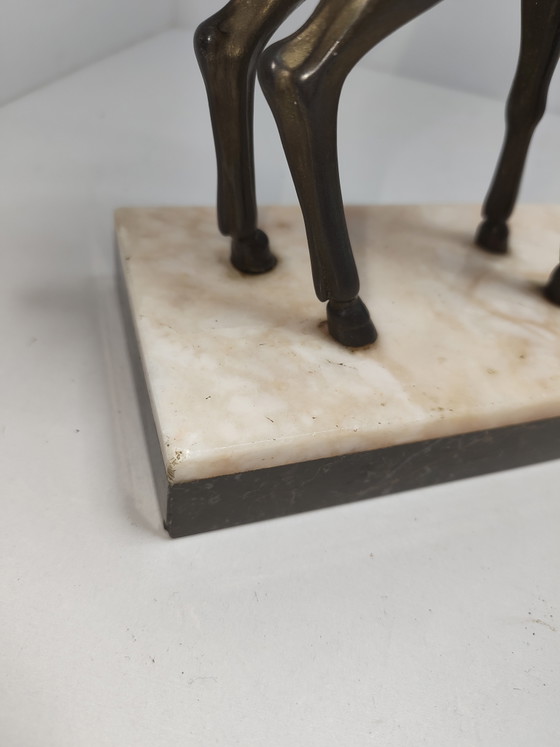 Esculturas Art Déco francesas originales con dos gacelas – Marble, Metal (photo 10 of 13)