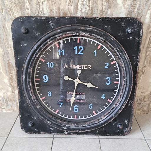 Große Wanduhr 'Altimeter' von Braxton