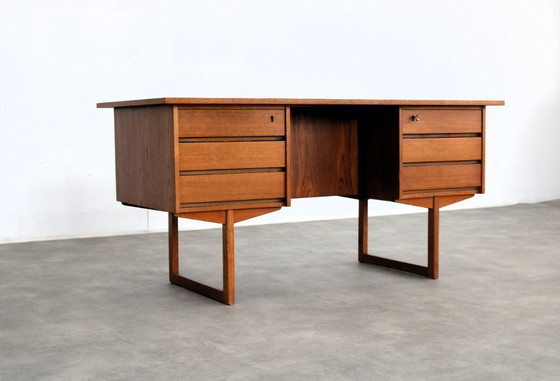Image 1 of Vintage teak Deens bureau