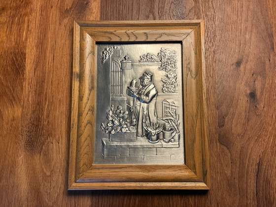 Image 1 of Tinnen reliëf in mooie eiken kader