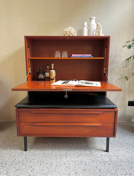 Buffet/armoire/meuble mural vintage