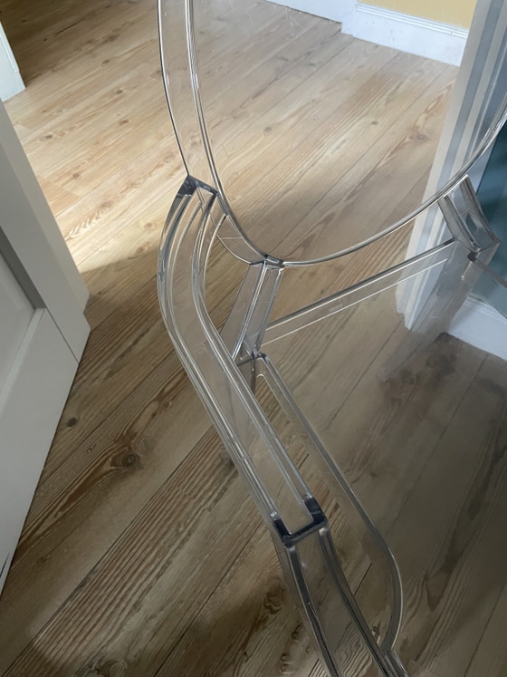 Set van 2 originele Kartell 'Louis Ghost' fauteuils van Philippe Starck – Eetkamerstoelen, Plastic, Plexiglass (photo 5 of 6)