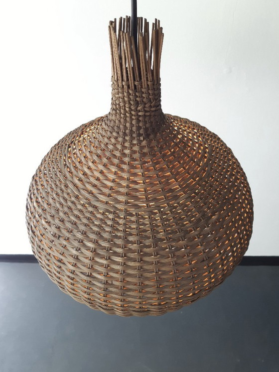 Image 1 of Magnifique suspension en rotin, suspension style Mid-Century Modern, lampe de table vintage