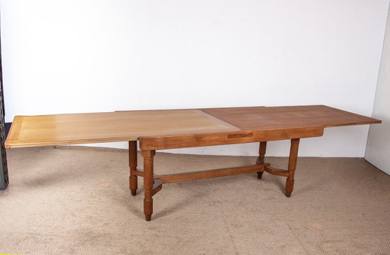 Image 1 of Très grande table de repas extensible, 320 cm, en chêne par Guillerme et Chambron pour Votre Maison 1960.