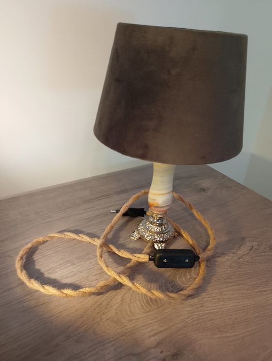 Image 1 of Kleine lamp van brons en onyx in uitstekende staat, opnieuw bedraad met gevlochten linnen kabel.