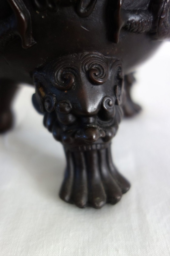 Image 1 of Quemador de perfume/incienso trípode grande con decoración de dragón, China