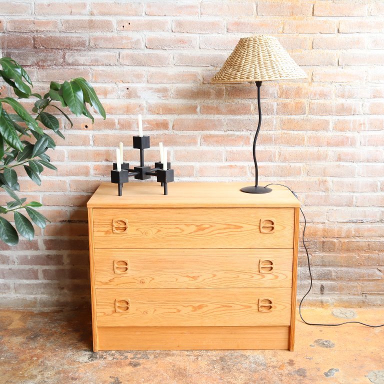 Commode vintage en bois clair