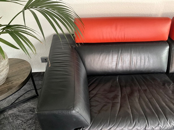 Image 1 of Leolux Howlazy design hoekbank-zwart leer/papaver-aluminium
