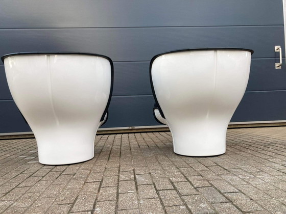 Image 1 of 2x Joe Colombo Elda Stuhl, schwarzes Leder, weißes Fiberglas
