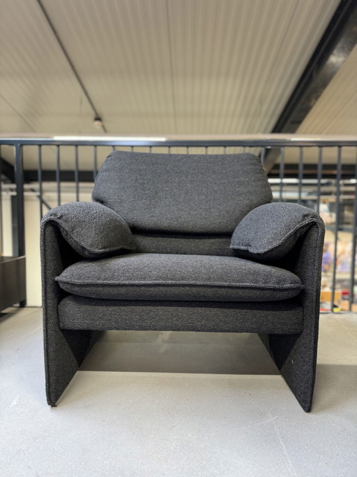 Leolux Bora Beta Armchair anthracite fabric
